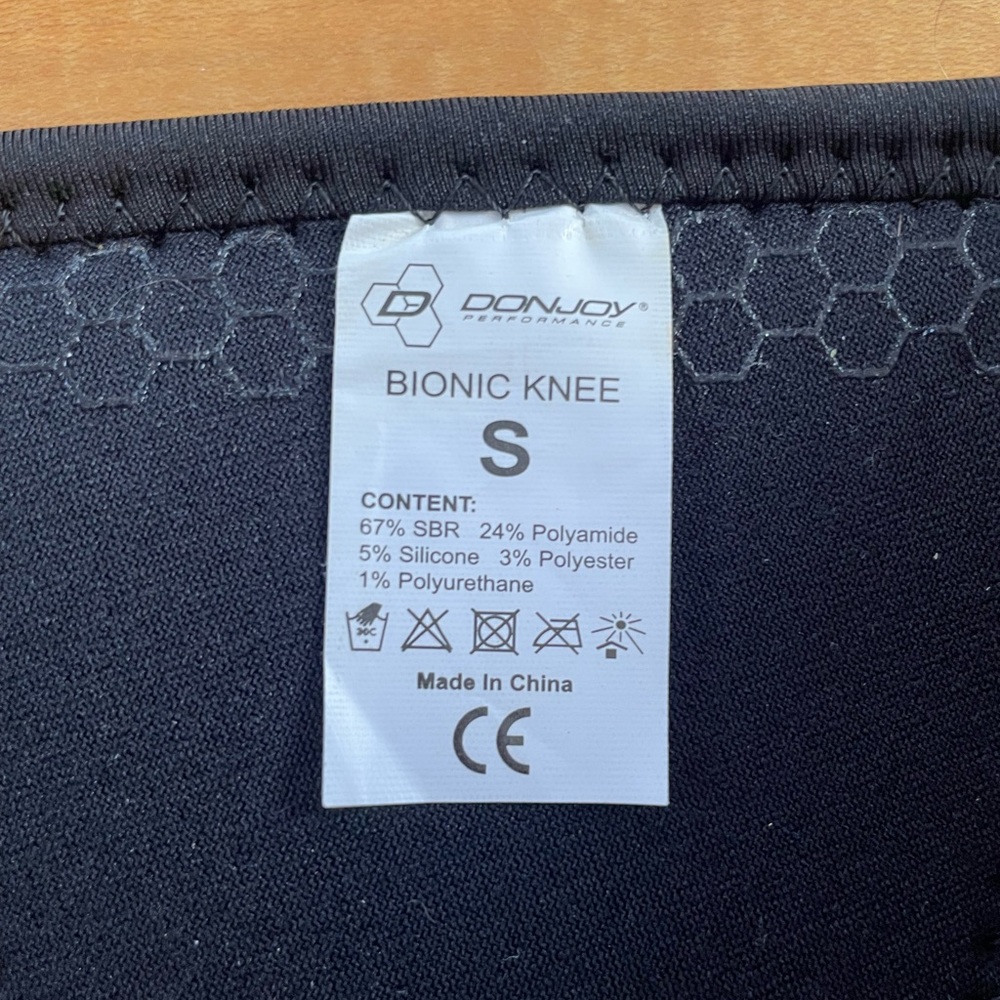 Donjoy Bionic Knee Brace - small - Picture 3 of 3